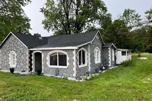 318 W Front St, New Holland, OH 43145 - Photo 2