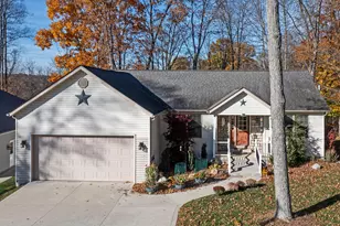 431 Highland Hills Cir, Howard, OH 43028 - Photo 2