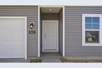962 Sherwood Loop, Bellefontaine, OH 43311 - Photo 4