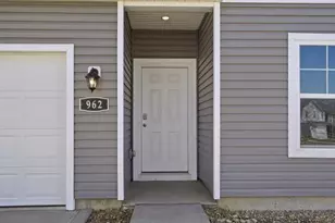 962 Sherwood Loop, Bellefontaine, OH 43311 - Photo 4