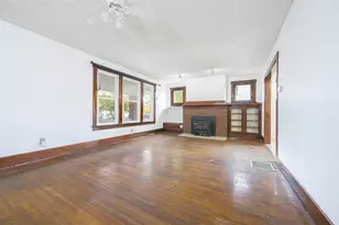 724 S Detroit St, Bellefontaine, OH 43311 - Photo 2