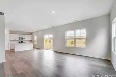 938 Sherwood Loop, Bellefontaine, OH 43311 - Photo 4