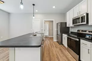 642 Sullivant Ave, Columbus, OH 43215 - Photo 6