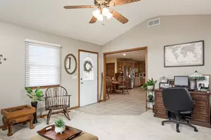 1061 Edinburgh, London, OH 43140 - Photo 4