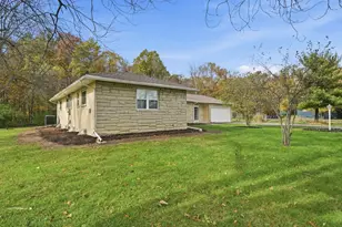 854 S Section Line Rd, Delaware, OH 43015 - Photo 2