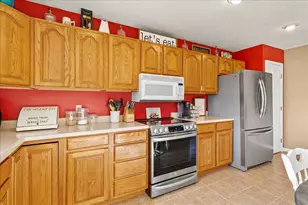 204 E Spring Ave, Bellefontaine, OH 43311 - Photo 14