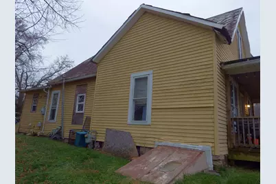 122 N Pleasant Street, New Lexington, OH 43764 - Photo 2