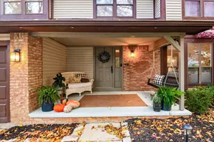 7373 Palmleaf Ln, Columbus, OH 43235 - Photo 2