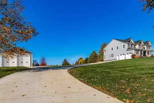 90 Louella Dr, Hebron, OH 43025 - Photo 2