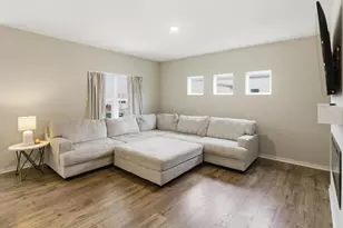 727 Abby Dr, Plain City, OH 43064 - Photo 8