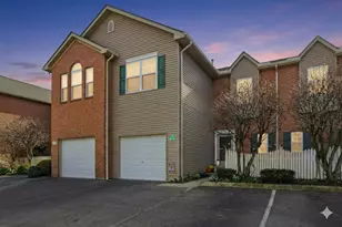 810 Mystic Pointe Dr, Lewis Center, OH 43035 - Photo 1