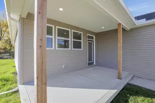 1583 Metcalfe Ave, Obetz, OH 43207 - Photo 4