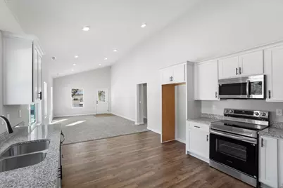 517 E Chillicothe Avenue, Bellefontaine, OH 43311 - Photo 1