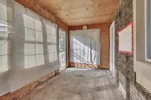 292 E Barthman Ave, Columbus, OH 43207 - Photo 8