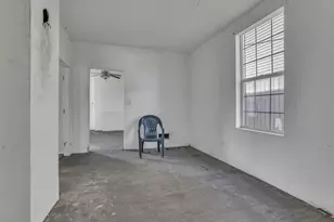 292 E Barthman Ave, Columbus, OH 43207 - Photo 18