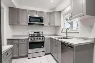 781 Stephen Dr W, Columbus, OH 43204 - Photo 12