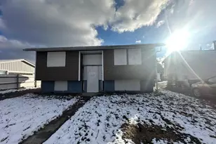 3997 Briggs Rd, Columbus, OH 43228 - Photo 2