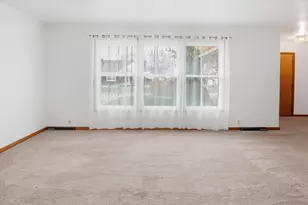 310 Elm St, Duncan Falls, OH 43734 - Photo 12