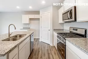 978 Sherwood Loop, Bellefontaine, OH 43311 - Photo 10