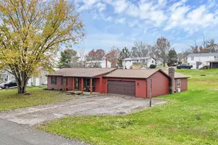 3765 Mona Dr, Zanesville, OH 43701 - Photo 2