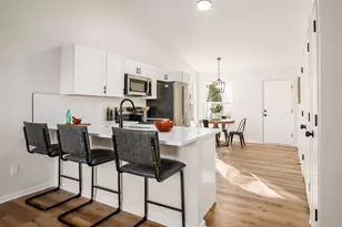 2977 Ironstone Dr, Columbus, OH 43231 - Photo 8