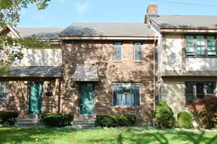 85 Stornoway Dr W, Columbus, OH 43213 - Photo 2