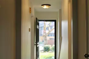 85 Stornoway Dr W, Columbus, OH 43213 - Photo 4