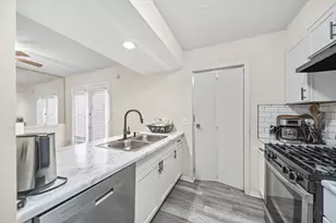 2425 Mason Village Ct, Columbus, OH 43232 - Photo 12