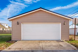 253 N Market St, Mount Sterling, OH 43143 - Photo 2