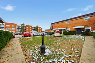 4637 Hilton Ave, Columbus, OH 43228 - Photo 10