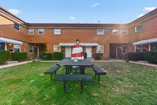 4637 Hilton Ave, Columbus, OH 43228 - Photo 6