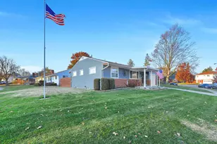 2945 Voeller Cir, Grove City, OH 43123 - Photo 2