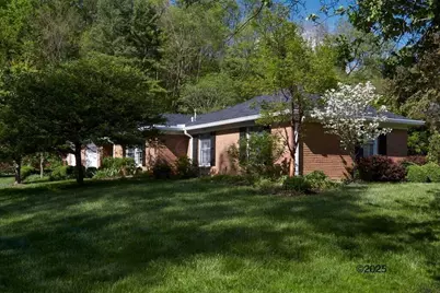 532 W Broadway, Granville, OH 43023 - Photo 2