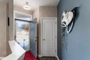 6033 McNaughten Grove Ln, Columbus, OH 43213 - Photo 4