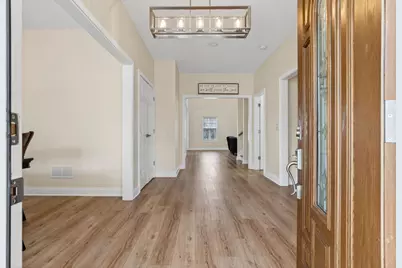 3832 Emmons Avenue, Columbus, OH 43219 - Photo 4