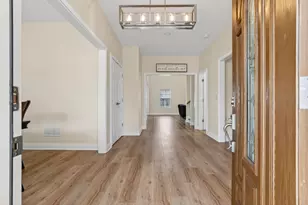 3832 Emmons Ave, Columbus, OH 43219 - Photo 4