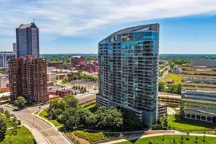 1 Miranova Pl, Columbus, OH 43215 - Photo 6