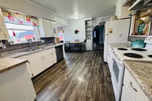 118 W Walnut St, Cardington, OH 43315 - Photo 6