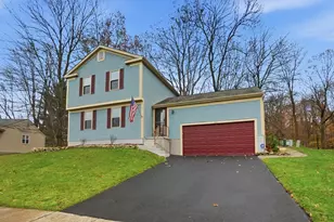 4864 Honeysuckle Blvd, Columbus, OH 43230 - Photo 2