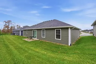 221 Falcon St, Bellefontaine, OH 43311 - Photo 8