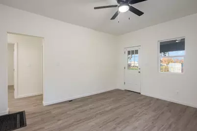 1827 Aberdeen, Columbus, OH 43211 - Photo 4