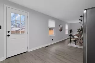 4940 Brewster Dr, Columbus, OH 43232 - Photo 10