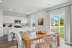 1111 Hartford Ln, London, OH 43140 - Photo 4