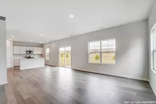 1111 Hartford Ln, London, OH 43140 - Photo 4