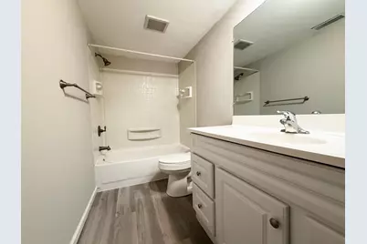 4710 Charecote Lane #D, Columbus, OH 43220 - Photo 10