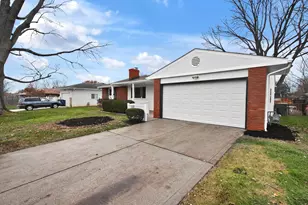 958 Janet Dr, Columbus, OH 43224 - Photo 2