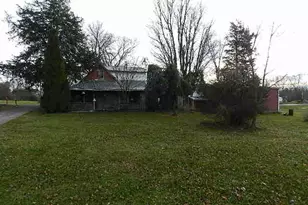 215 W Carey St, New Bloomington, OH 43341 - Photo 2