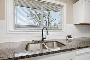 1713 Kelton Ave, Columbus, OH 43207 - Photo 12