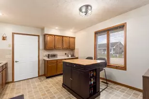 363 Harrington Dr, London, OH 43140 - Photo 12