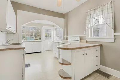 10 E Jamestown Street, South Charleston, OH 45368 - Photo 8